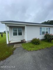 206 Angus Lane, Richlands, NC 28574
