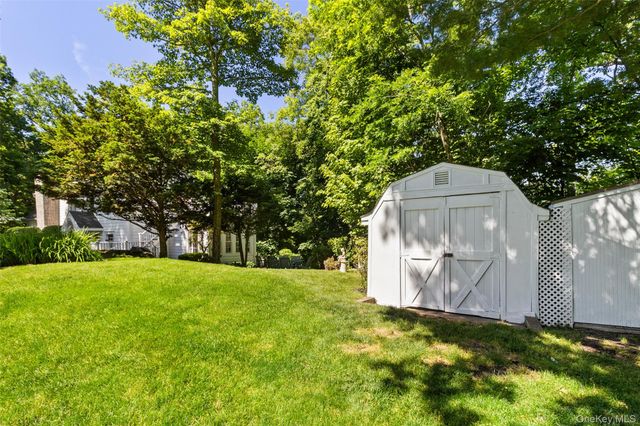 8 Rock Hill Road, Mahopac, NY 10541