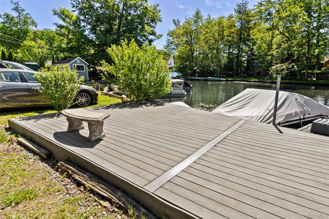 8 Rock Hill Road, Mahopac, NY 10541