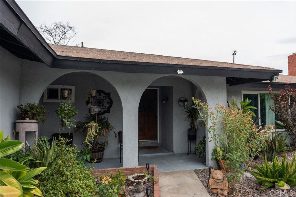 10837 Locust, Bloomington, CA 92316 — exterior