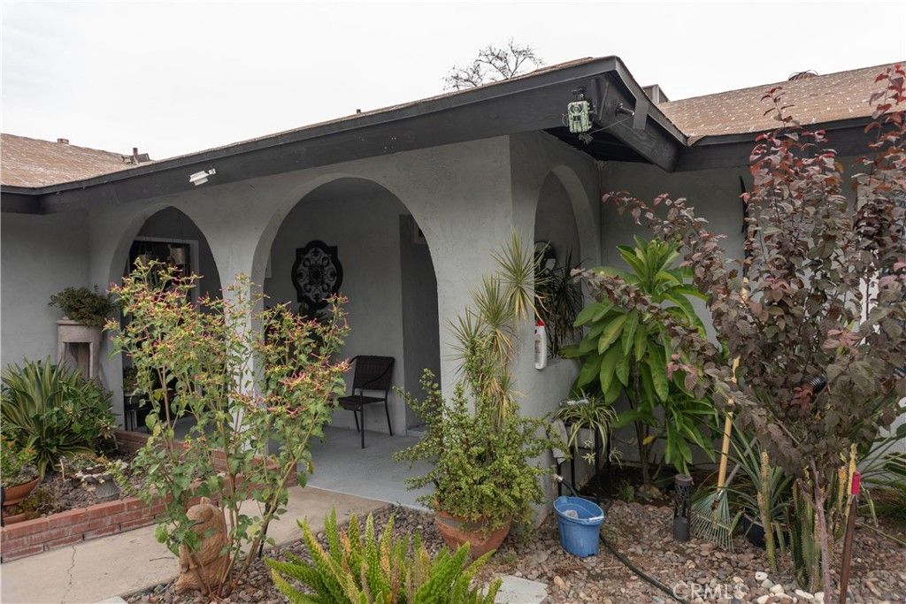 10837 Locust, Bloomington, CA 92316 — photo 2