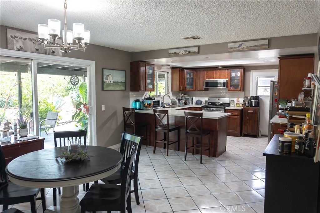10837 Locust, Bloomington, CA 92316 — photo 4