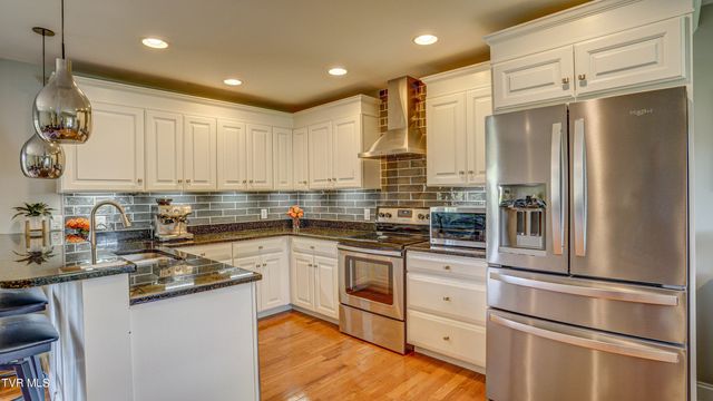 17500 Bridle Drive, Abingdon, VA 24210