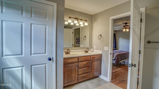 17500 Bridle Drive, Abingdon, VA 24210