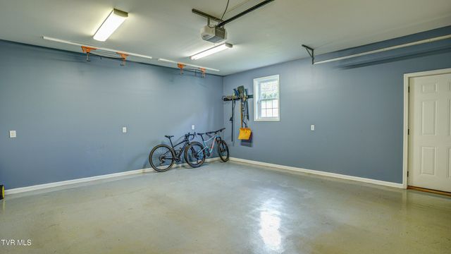 17500 Bridle Drive, Abingdon, VA 24210