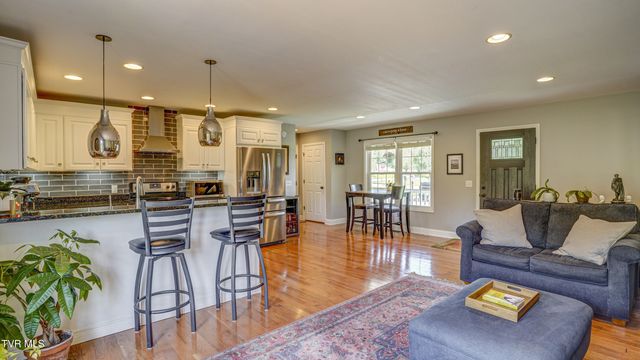 17500 Bridle Drive, Abingdon, VA 24210