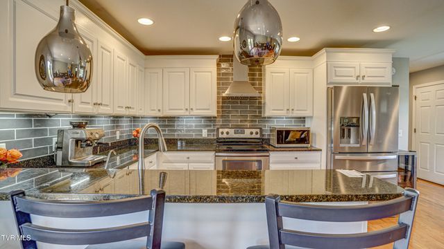 17500 Bridle Drive, Abingdon, VA 24210