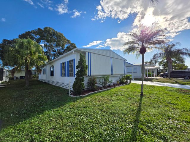 5 Yolanda Lane, Port St Lucie, FL 34952