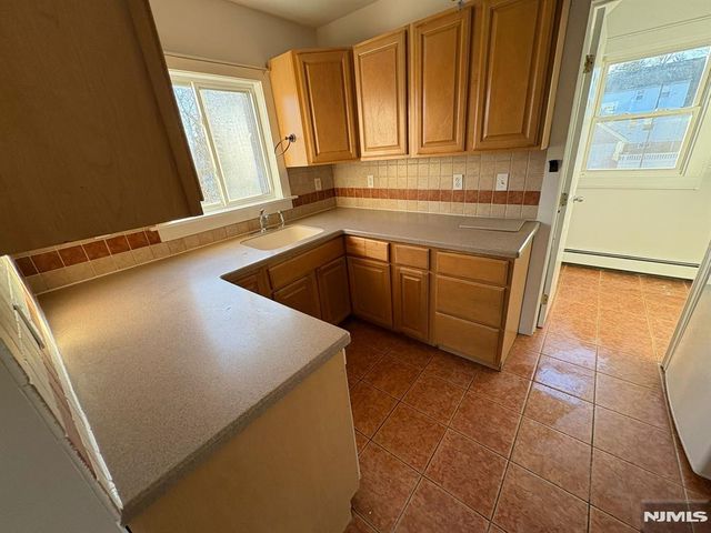 580 Chestnut Avenue, Teaneck, NJ 07666