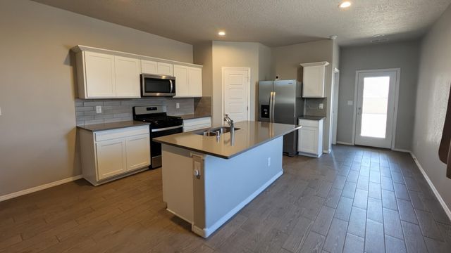 748 Amatista Loop SE, Rio Rancho, NM 87124