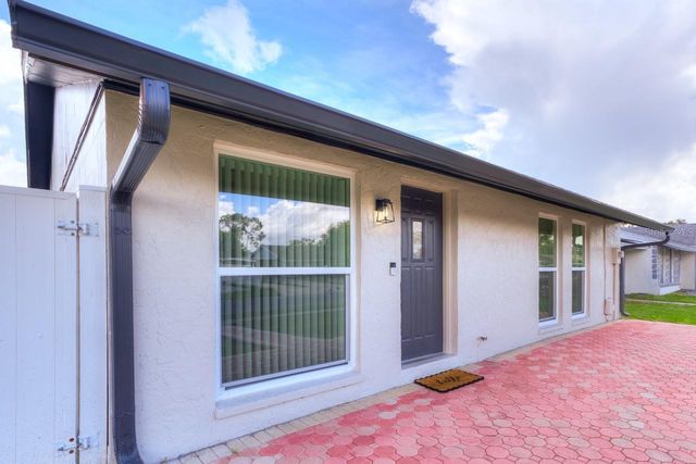 8541 BRIAR GROVE CIRCLE, Tampa, FL 33615