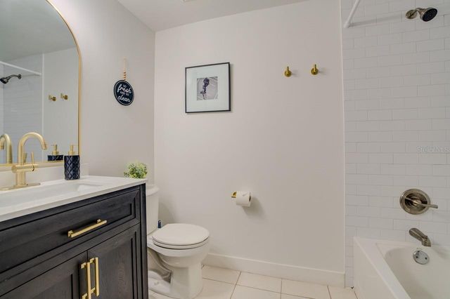 8541 BRIAR GROVE CIRCLE, Tampa, FL 33615