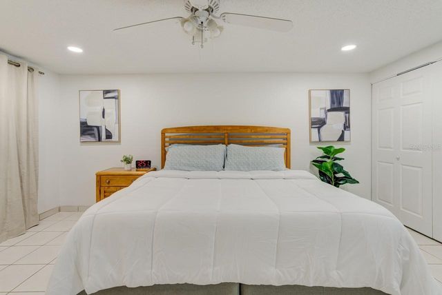 8541 BRIAR GROVE CIRCLE, Tampa, FL 33615
