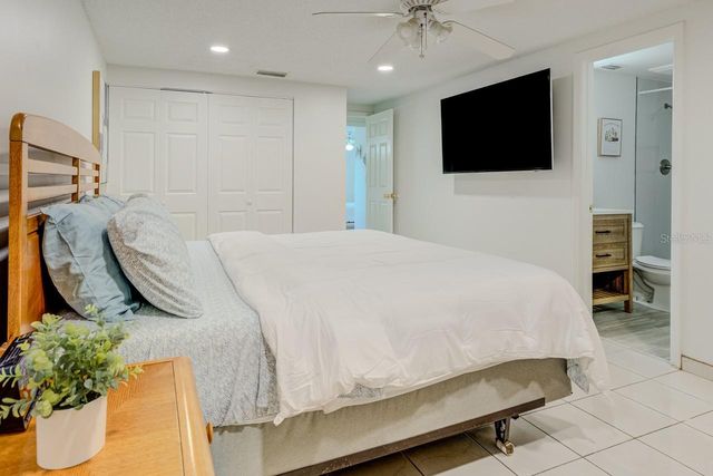 8541 BRIAR GROVE CIRCLE, Tampa, FL 33615