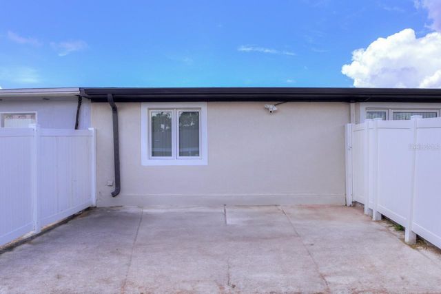 8541 BRIAR GROVE CIRCLE, Tampa, FL 33615