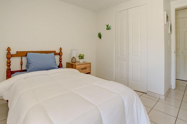 8541 BRIAR GROVE CIRCLE, Tampa, FL 33615