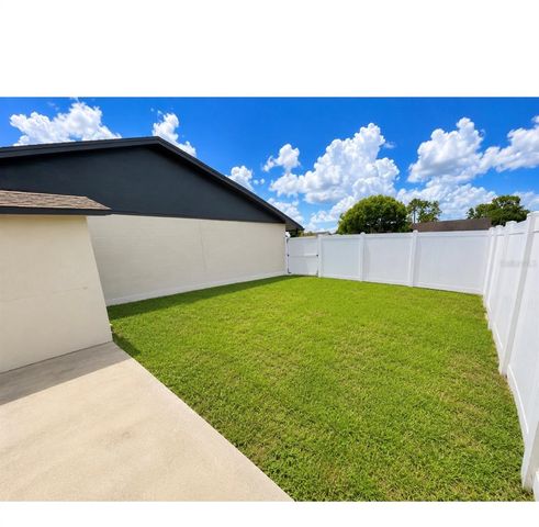 8541 BRIAR GROVE CIRCLE, Tampa, FL 33615