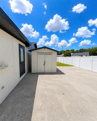 8541 BRIAR GROVE CIRCLE, Tampa, FL 33615