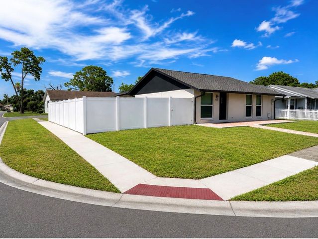 8541 BRIAR GROVE CIRCLE, Tampa, FL 33615