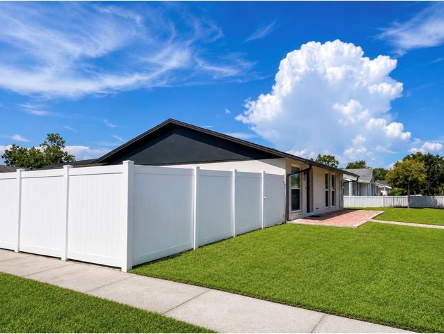 8541 BRIAR GROVE CIRCLE, Tampa, FL 33615