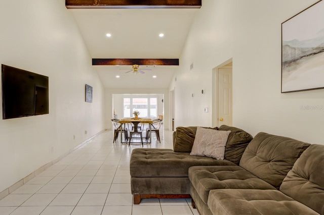8541 BRIAR GROVE CIRCLE, Tampa, FL 33615