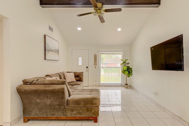 8541 BRIAR GROVE CIRCLE, Tampa, FL 33615