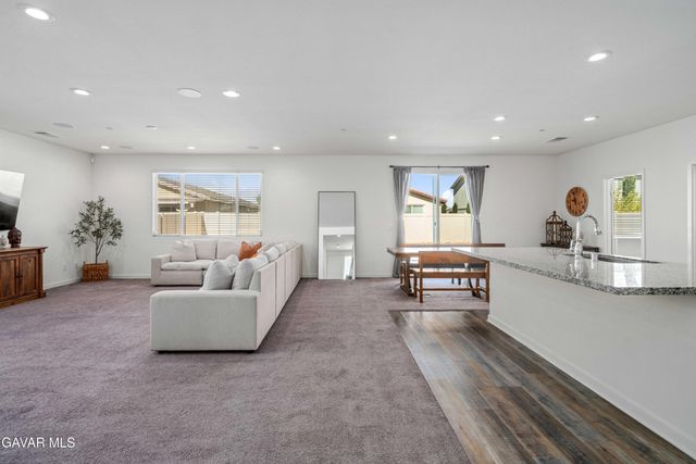 45025 W 43rd Street, Lancaster, CA 93536