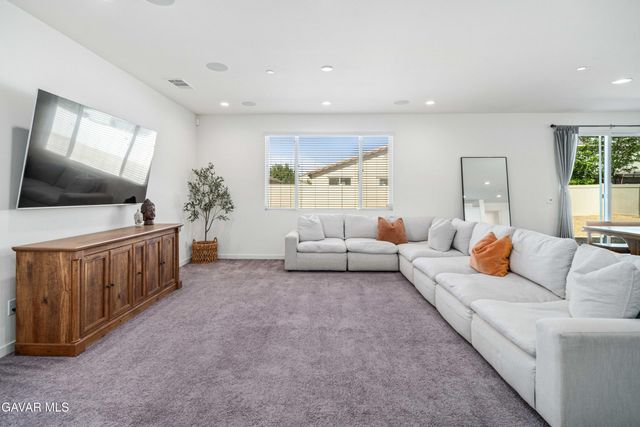 45025 W 43rd Street, Lancaster, CA 93536