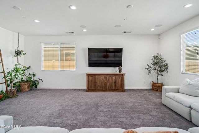 45025 W 43rd Street, Lancaster, CA 93536