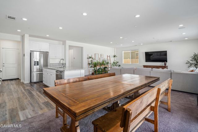 45025 W 43rd Street, Lancaster, CA 93536