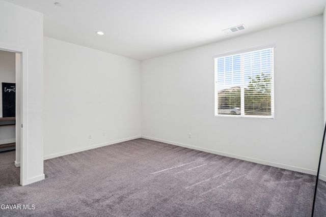 45025 W 43rd Street, Lancaster, CA 93536