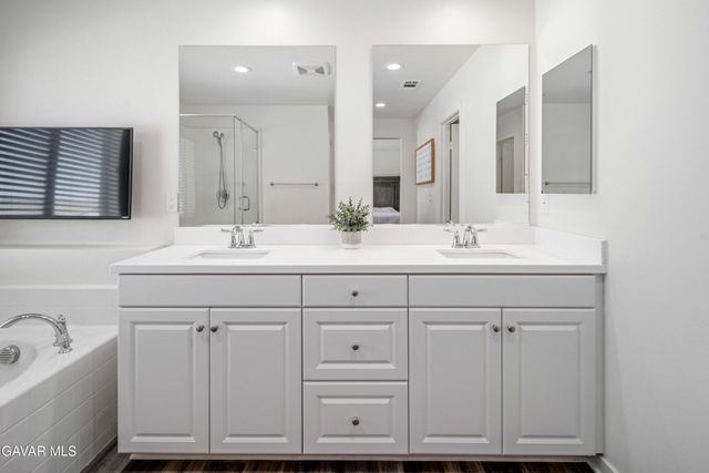 45025 W 43rd Street, Lancaster, CA 93536