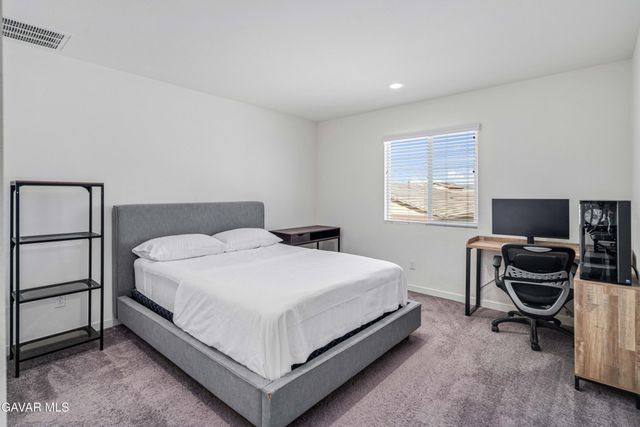 45025 W 43rd Street, Lancaster, CA 93536
