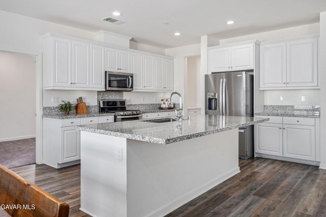 45025 W 43rd Street, Lancaster, CA 93536