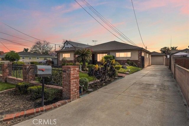 420 W Tichenor Street, Compton, CA 90220