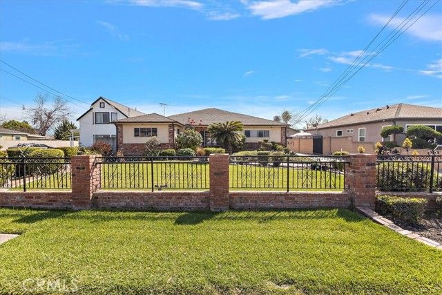 420 W Tichenor Street, Compton, CA 90220