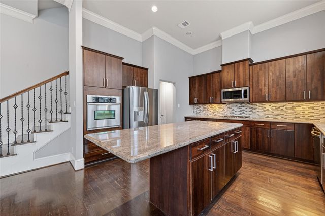 10917 Upland Park, Houston, TX 77043