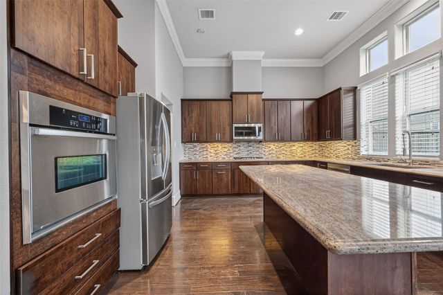 10917 Upland Park, Houston, TX 77043