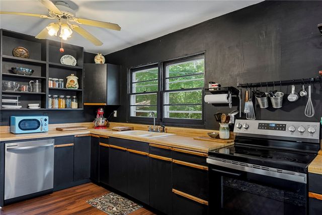 131 B D Johnston Road, Central, SC 29630
