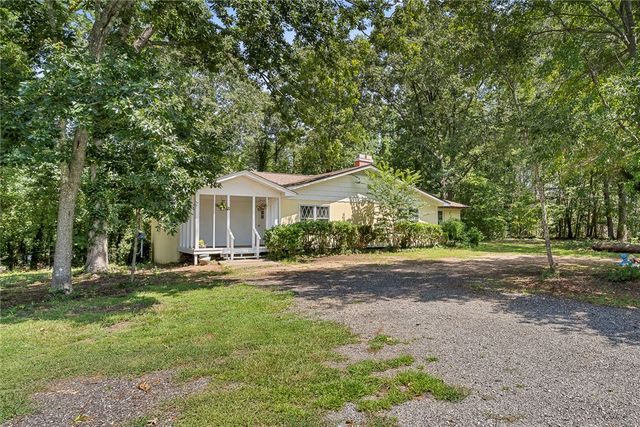 131 B D Johnston Road, Central, SC 29630