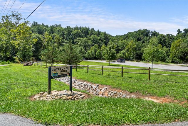 131 B D Johnston Road, Central, SC 29630