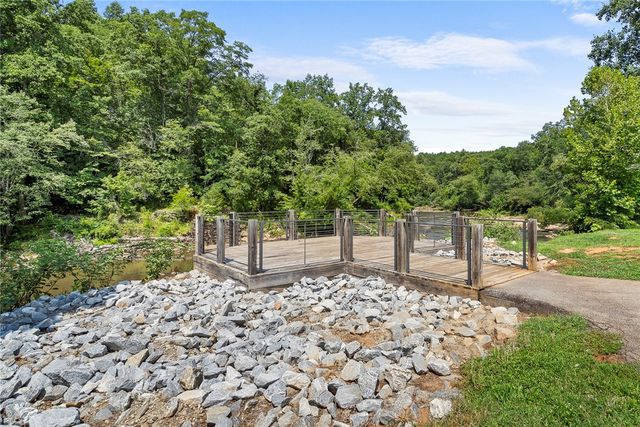 131 B D Johnston Road, Central, SC 29630