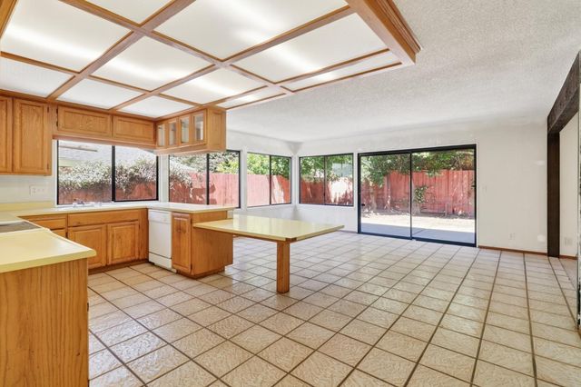 7983 Stone Canyon Cir, Citrus Heights, CA 95610