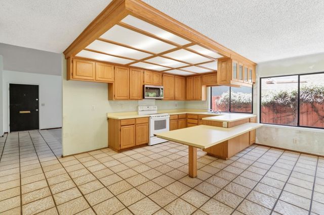 7983 Stone Canyon Cir, Citrus Heights, CA 95610