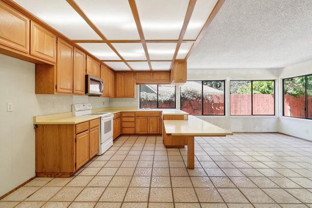 7983 Stone Canyon Cir, Citrus Heights, CA 95610