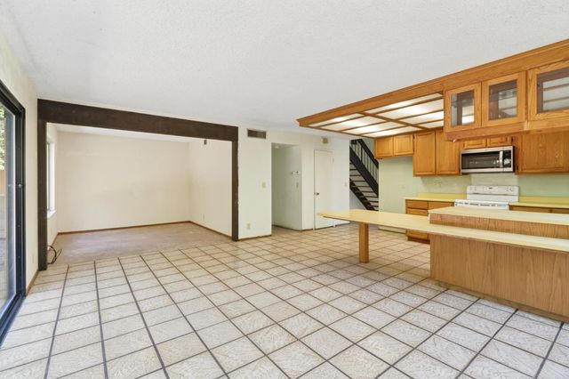 7983 Stone Canyon Cir, Citrus Heights, CA 95610