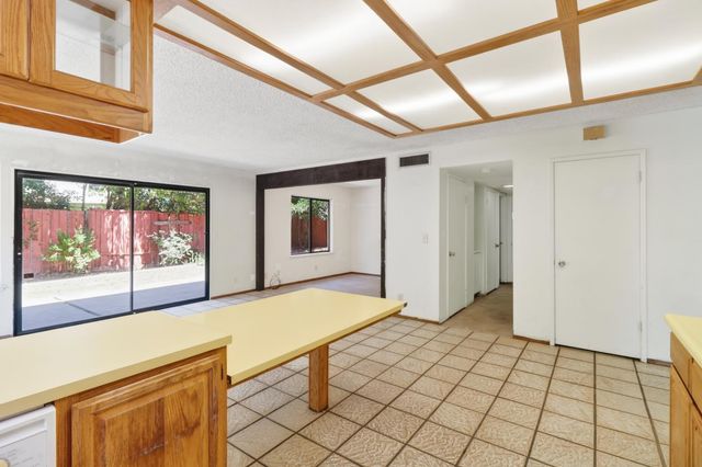 7983 Stone Canyon Cir, Citrus Heights, CA 95610