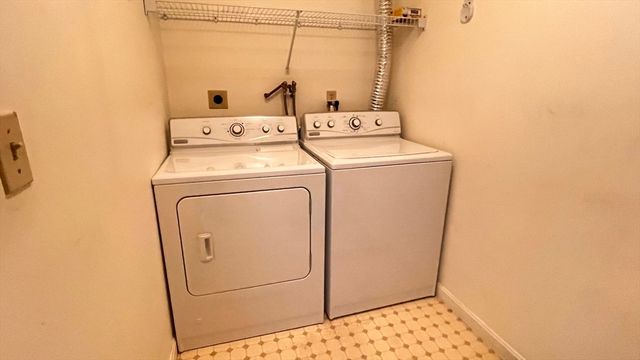 13 Dallas Dr 305, Dracut, MA 01826