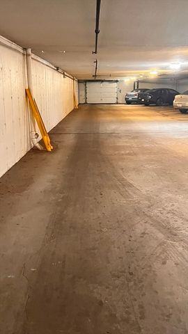 13 Dallas Dr 305, Dracut, MA 01826