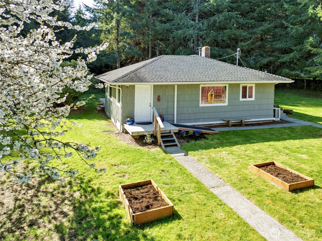 23975 South Kingston NE, Kingston, WA 98346